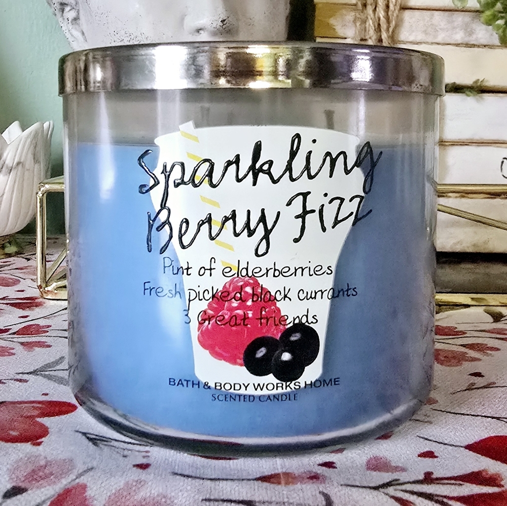 Bath Body Works Sparkling Berry Fizz Candle